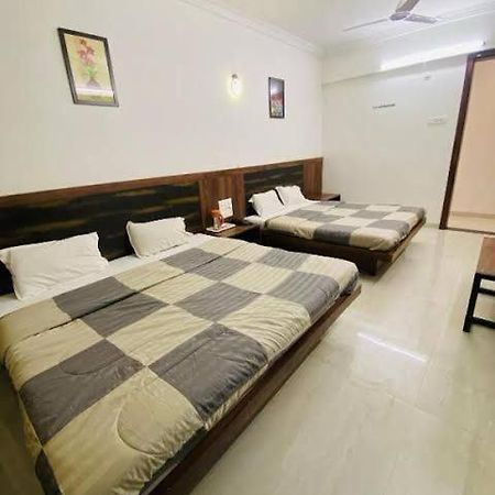 Hotel Shree Sai Shirdi Eksteriør bilde