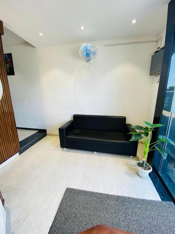 Hotel Shree Sai Shirdi Eksteriør bilde