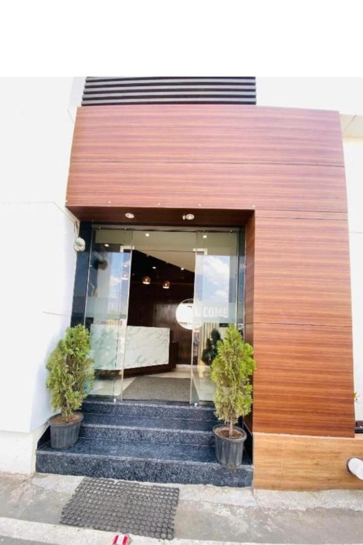 Hotel Shree Sai Shirdi Eksteriør bilde